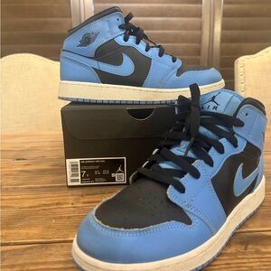 Jordan Kids University Blue and Black Air Jordan 1 Mid Size 7Y